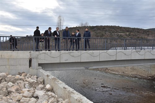 Valimiz Mustafa Yavuz, Yeniden Yapılan Köyceğiz Köprüsü’nde İncelemelerde Bulunarak Vatandaşlarla Buluştu. 